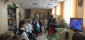 Первоклассники впервые посетили Мирненскую библиотеку